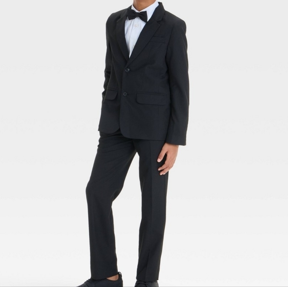 NWT Cat & Jack Boys Suit - Sz 8